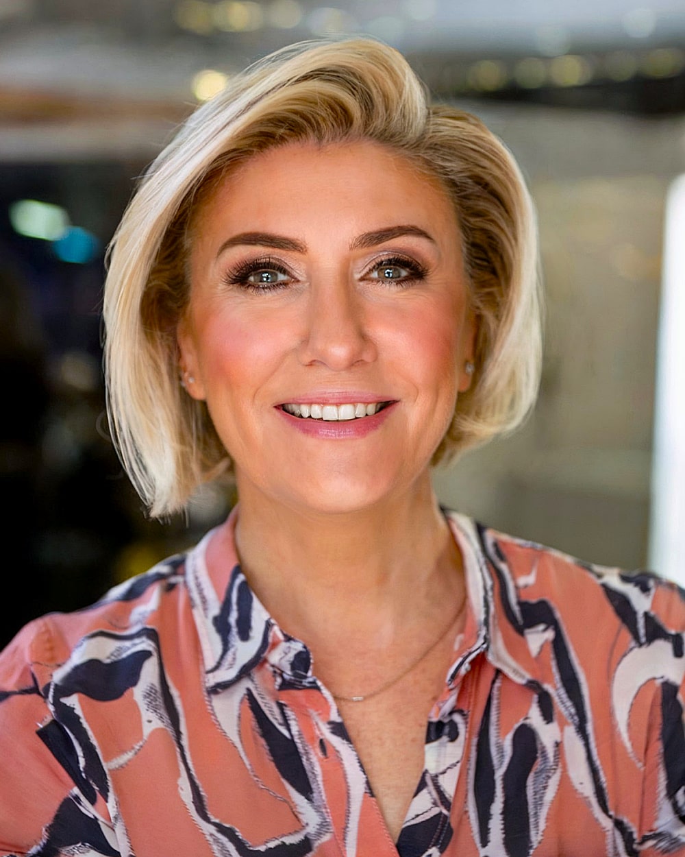 Coupes de cheveux courtes et élégantes pour les femmes de plus de 50 ans :tendances et conseils