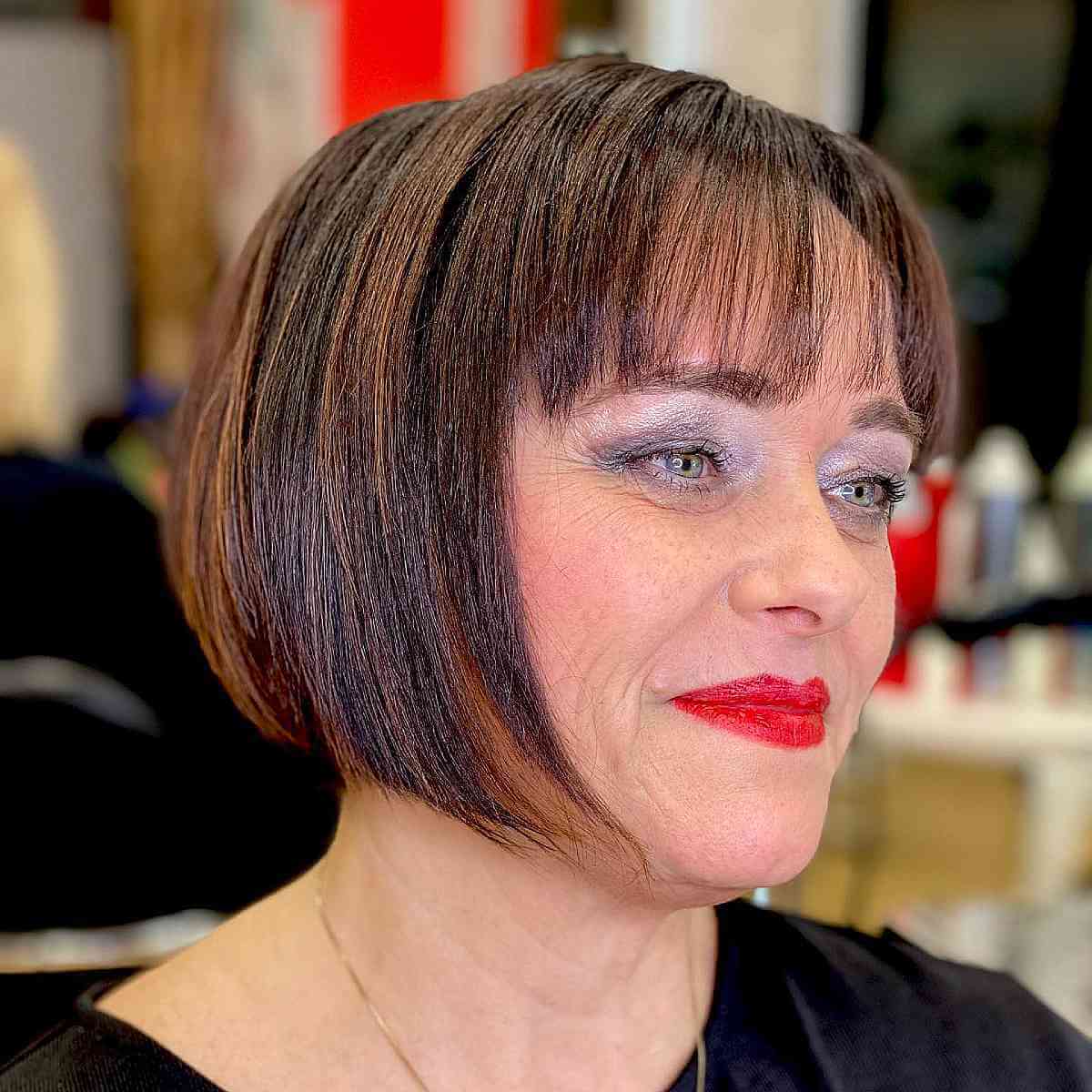 Coupes de cheveux courtes et élégantes pour les femmes de plus de 50 ans :tendances et conseils