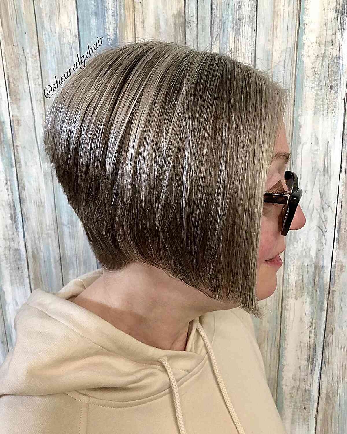 25 coupes compensées élégantes pour femmes d’âge mûr :looks modernes et conseils d’experts 