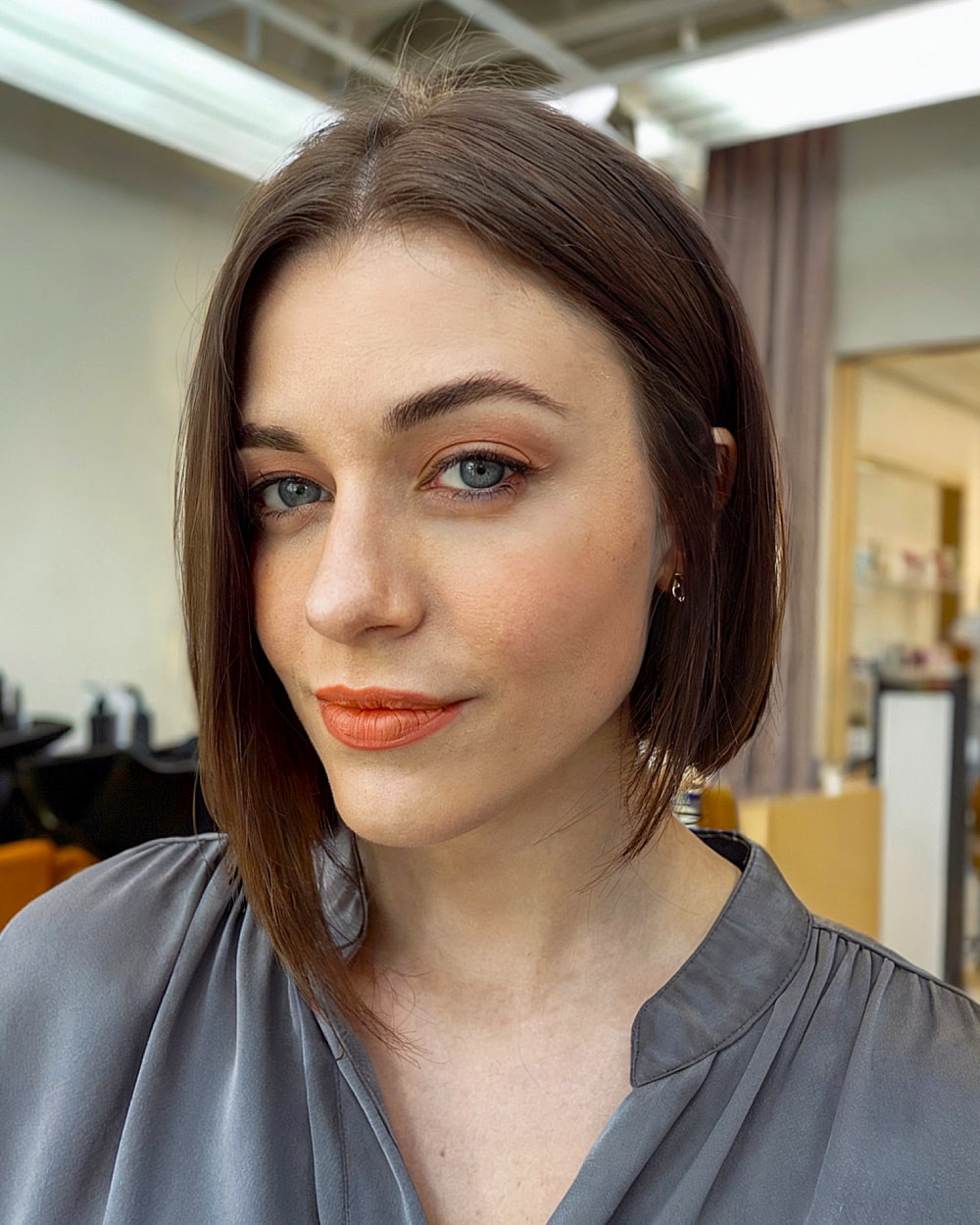Cortes de cabelo curtos sem corte Bob e Sharp Bob:estilos e manutenção 