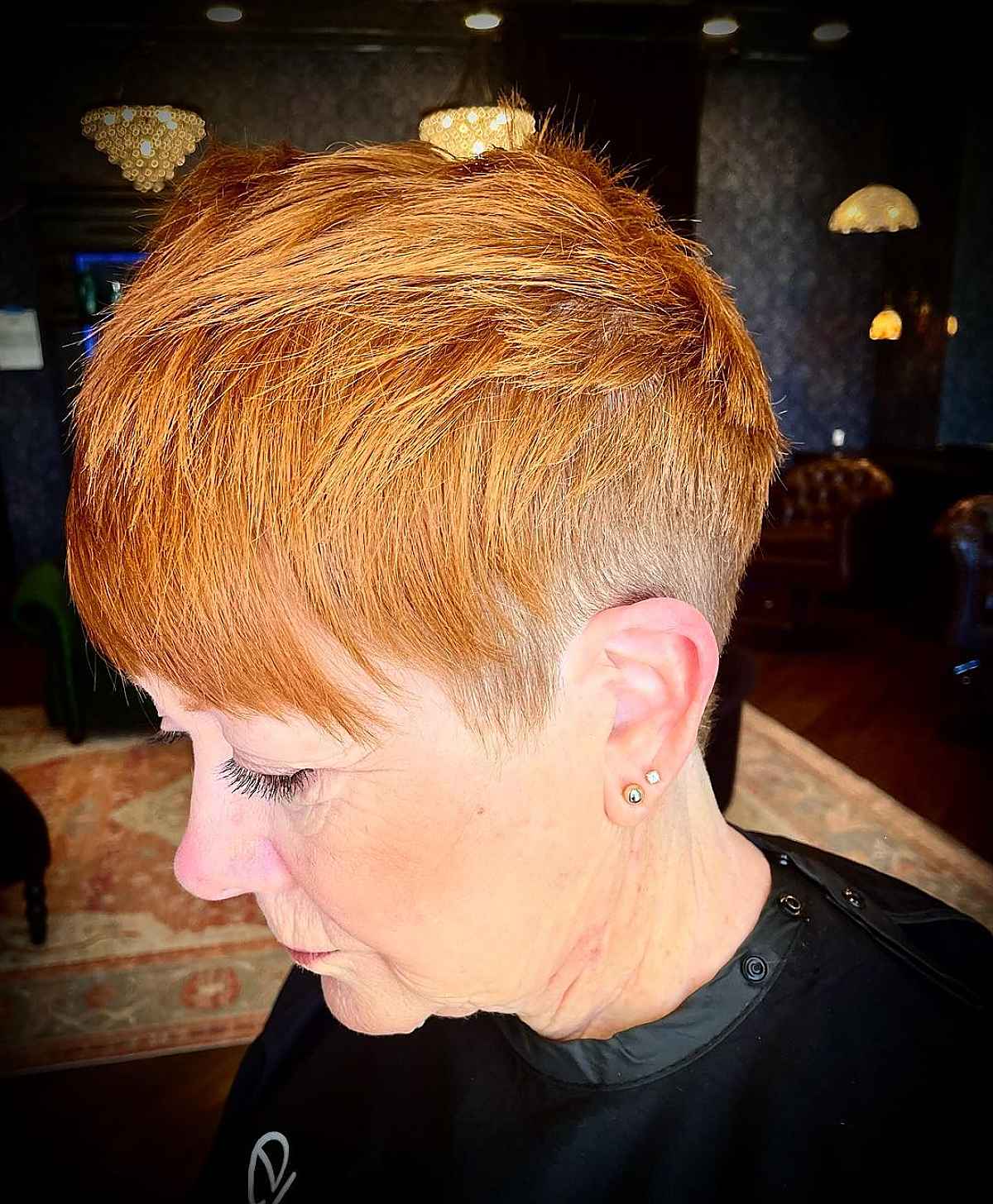 Volume et style :50 coupes Pixie pour les femmes de plus de 60 ans aux cheveux fins