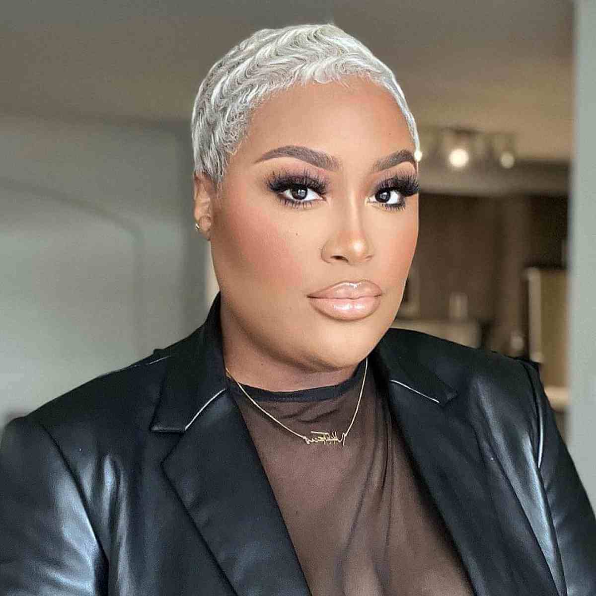 Coupes Platinum Pixie :25 styles époustouflants et comment choisir 