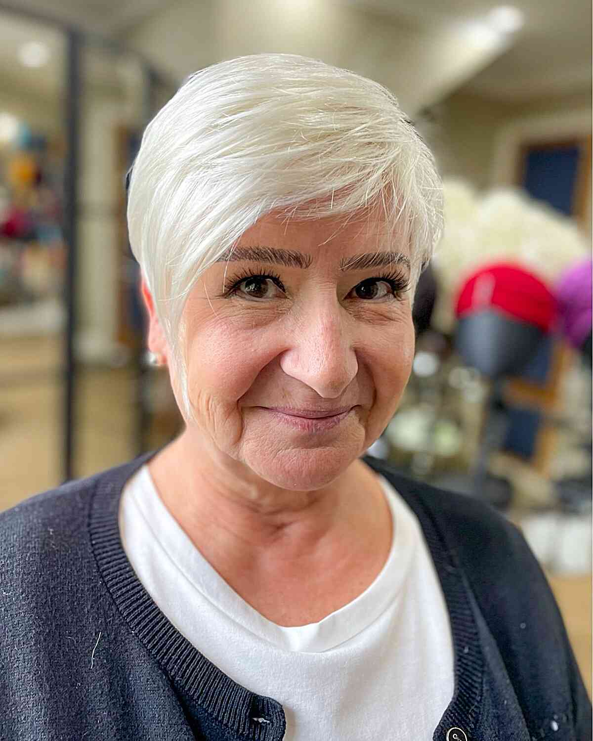 Cortes longos e modernos de Pixie para mulheres com mais de 50 anos:29 ideias elegantes 