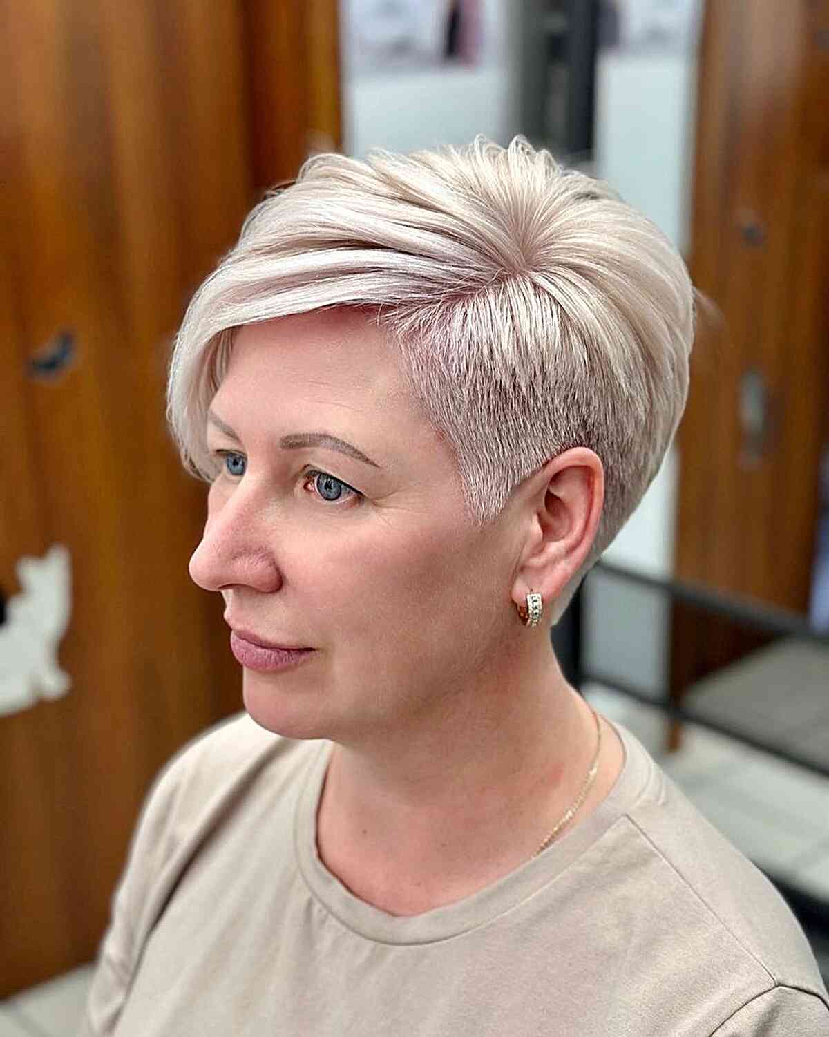 Cortes longos e modernos de Pixie para mulheres com mais de 50 anos:29 ideias elegantes 