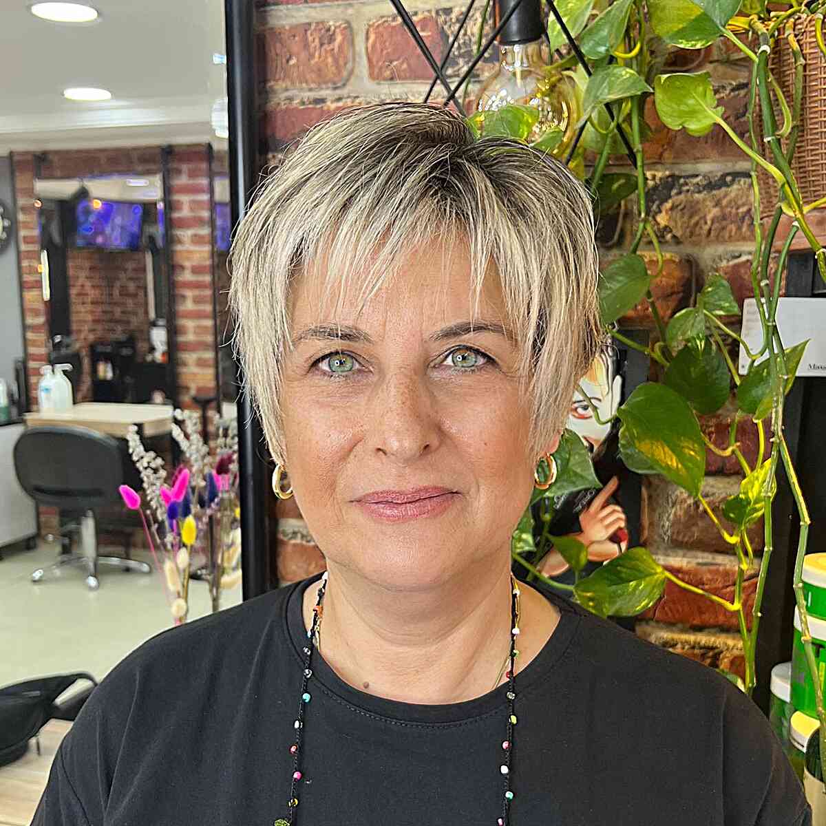Cortes longos e modernos de Pixie para mulheres com mais de 50 anos:29 ideias elegantes 