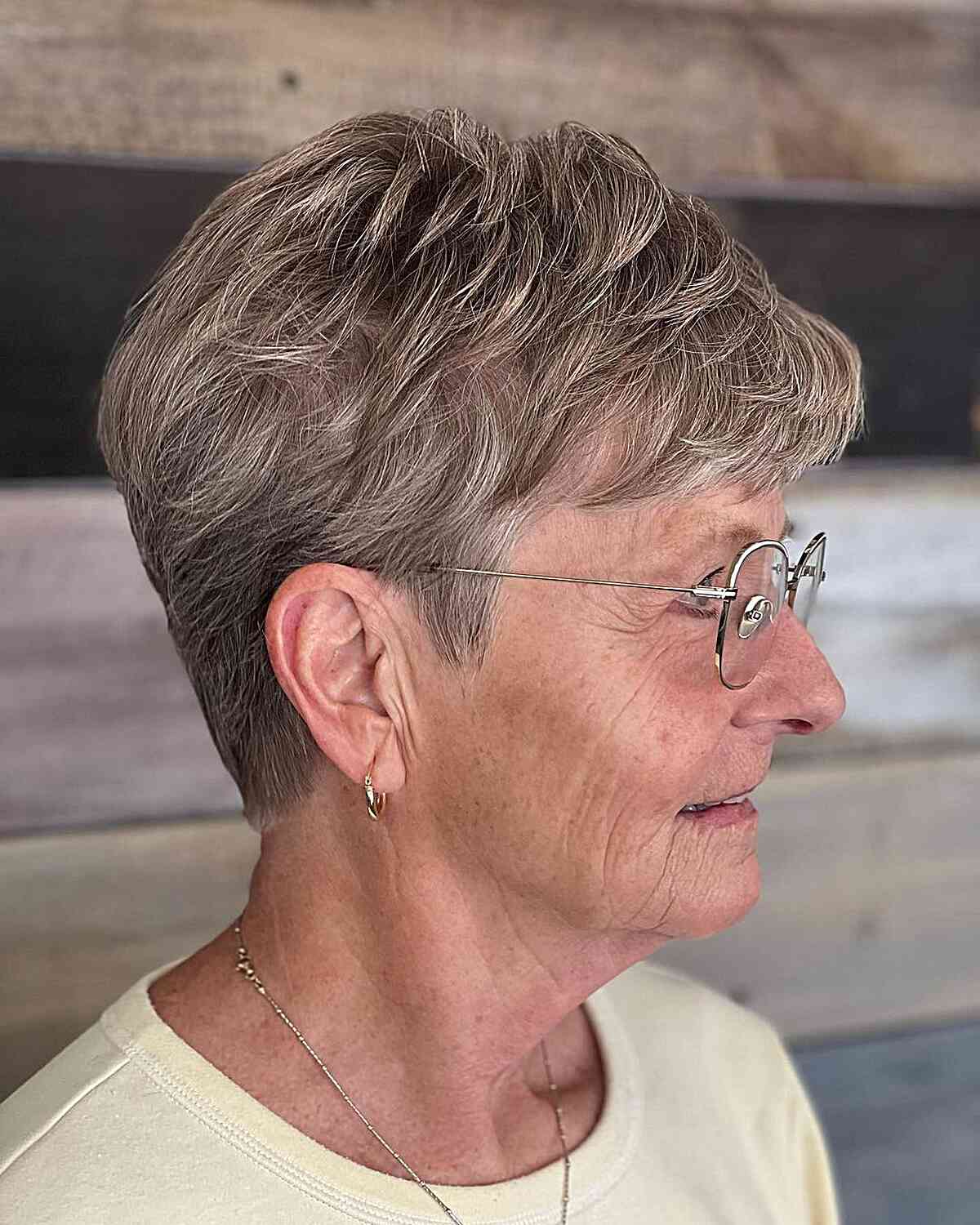 Top 50 des coupes Pixie agitées pour les femmes de 60 ans et plus – Coiffures élégantes et nécessitant peu d’entretien 