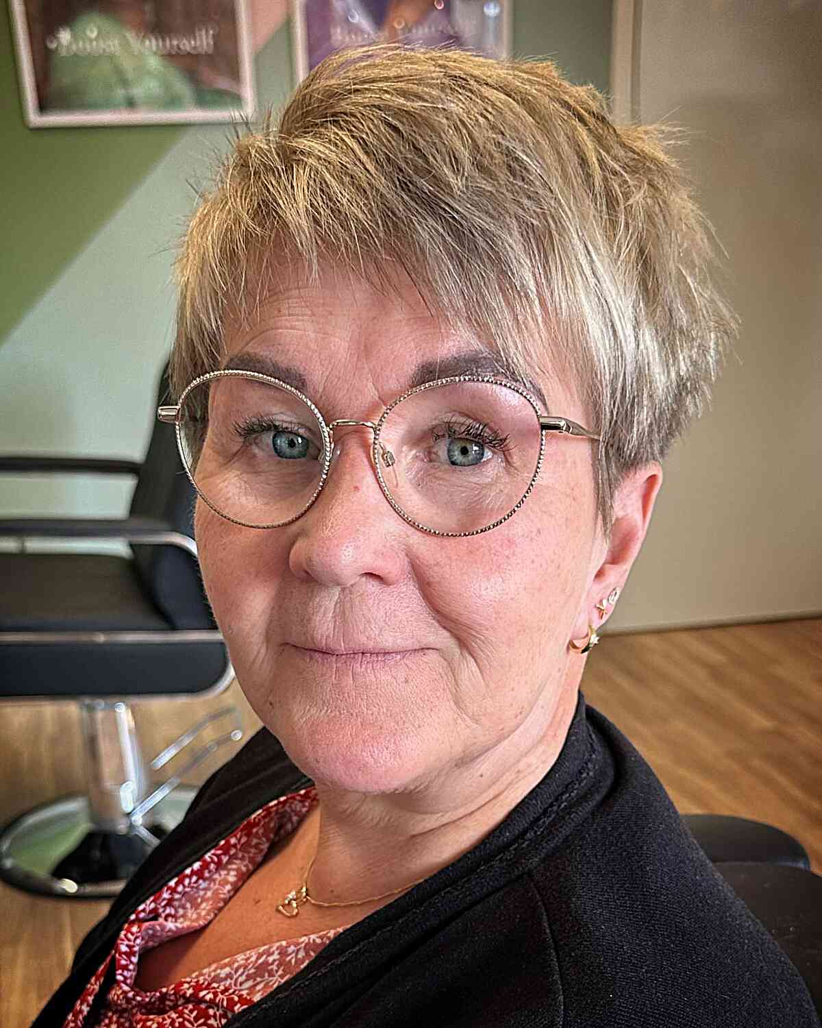 Top 50 des coupes Pixie agitées pour les femmes de 60 ans et plus – Coiffures élégantes et nécessitant peu d’entretien 