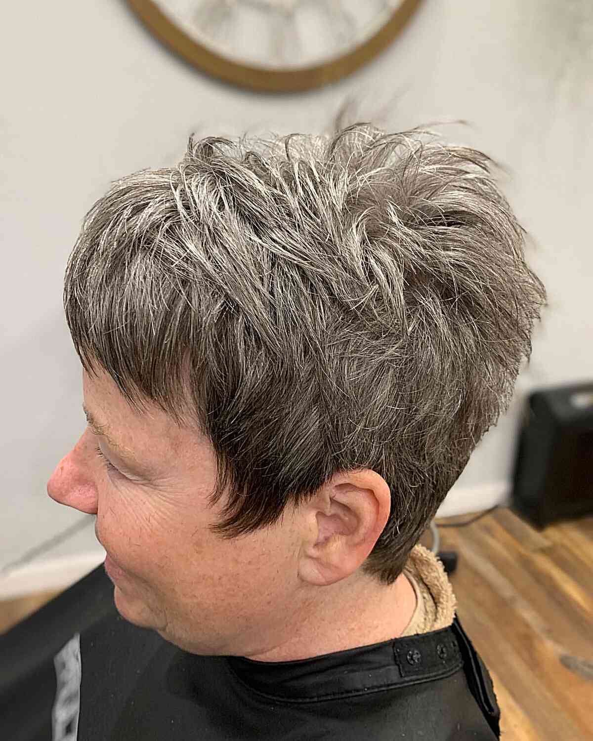 Top 50 des coupes Pixie agitées pour les femmes de 60 ans et plus – Coiffures élégantes et nécessitant peu d’entretien 