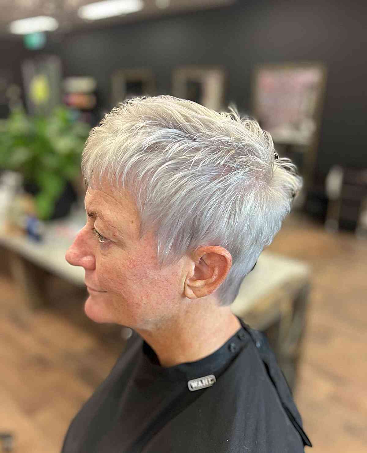 Top 50 des coupes Pixie agitées pour les femmes de 60 ans et plus – Coiffures élégantes et nécessitant peu d’entretien 