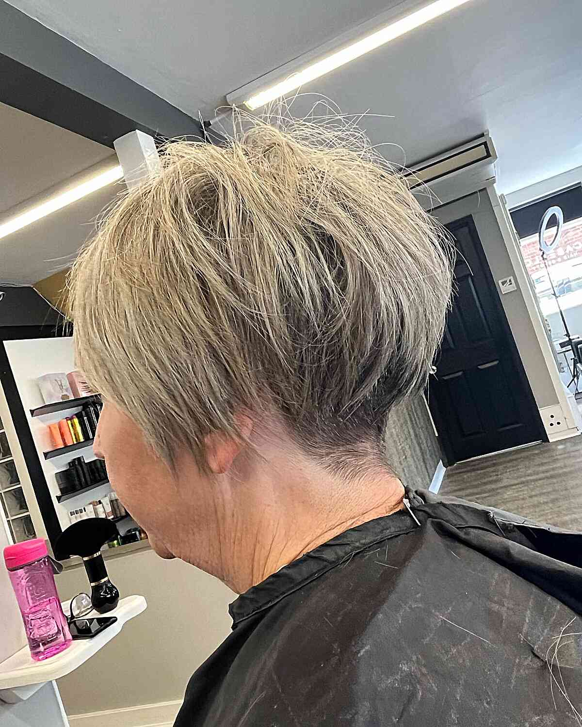 Top 50 des coupes Pixie agitées pour les femmes de 60 ans et plus – Coiffures élégantes et nécessitant peu d’entretien 