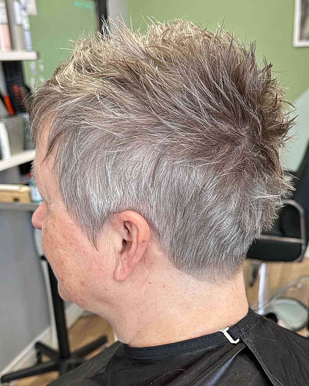 Top 50 des coupes Pixie agitées pour les femmes de 60 ans et plus – Coiffures élégantes et nécessitant peu d’entretien 