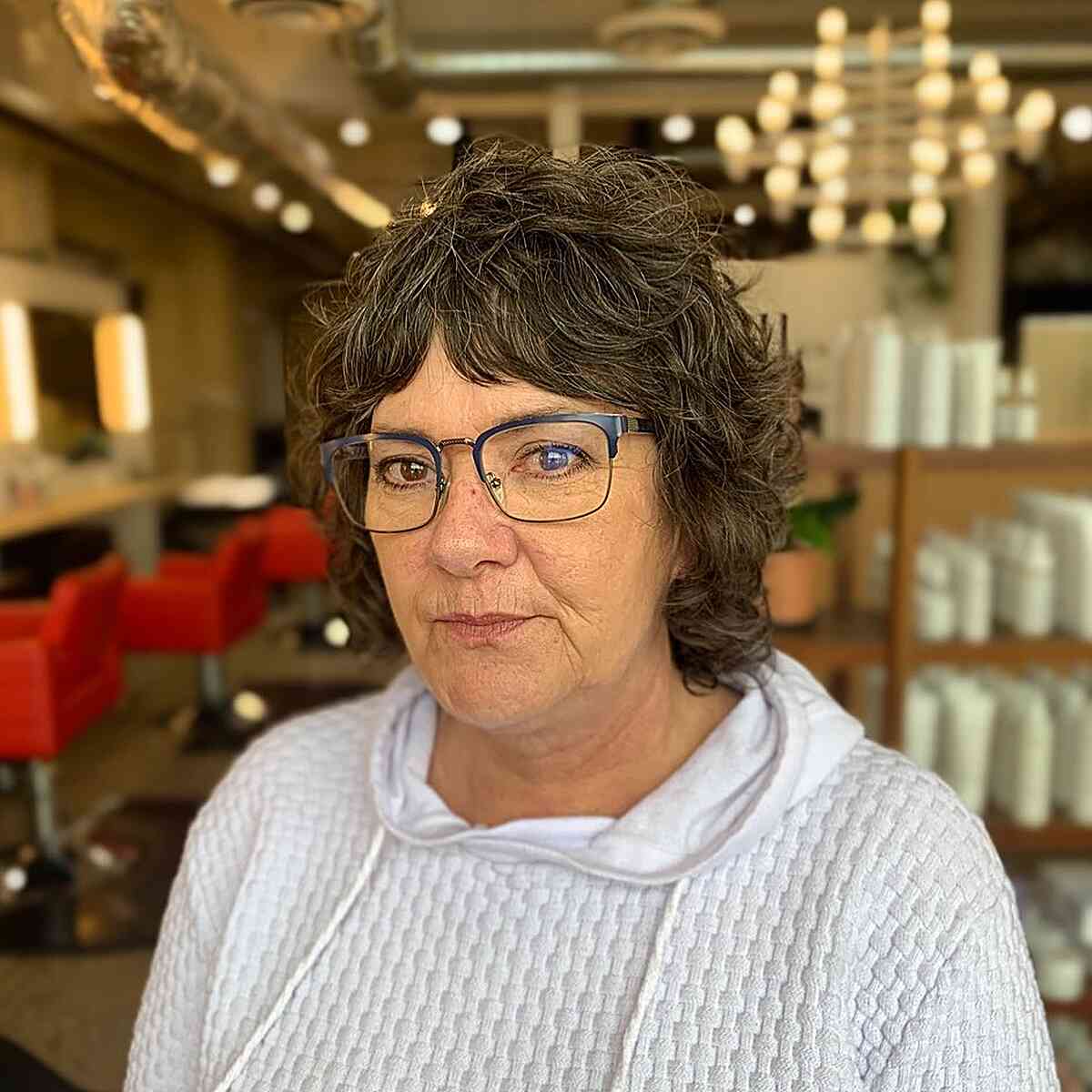 Meilleures coupes de cheveux courtes Shag pour les femmes de plus de 50 ans | Modèles 2024
