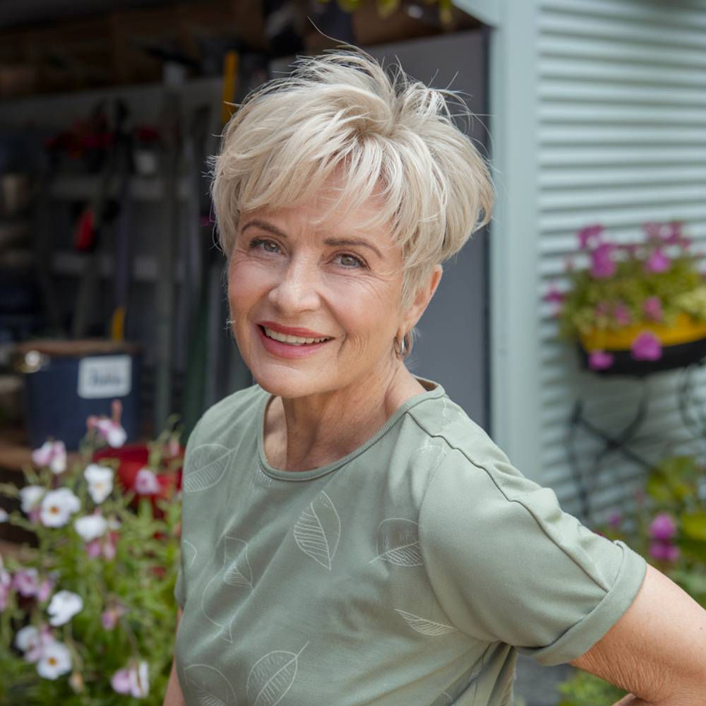 Meilleures coupes de cheveux courtes et hirsutes pour les femmes de plus de 70 ans en 2026 | Guide expert