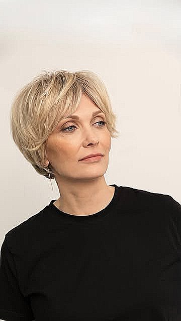 Coupes de cheveux Pixie Bob pour les femmes de plus de 50 ans :styles et volume 
