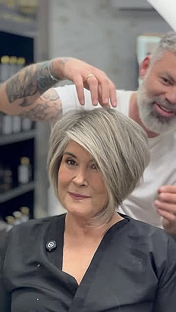 Coupes de cheveux Pixie Bob pour les femmes de plus de 50 ans :styles et volume 