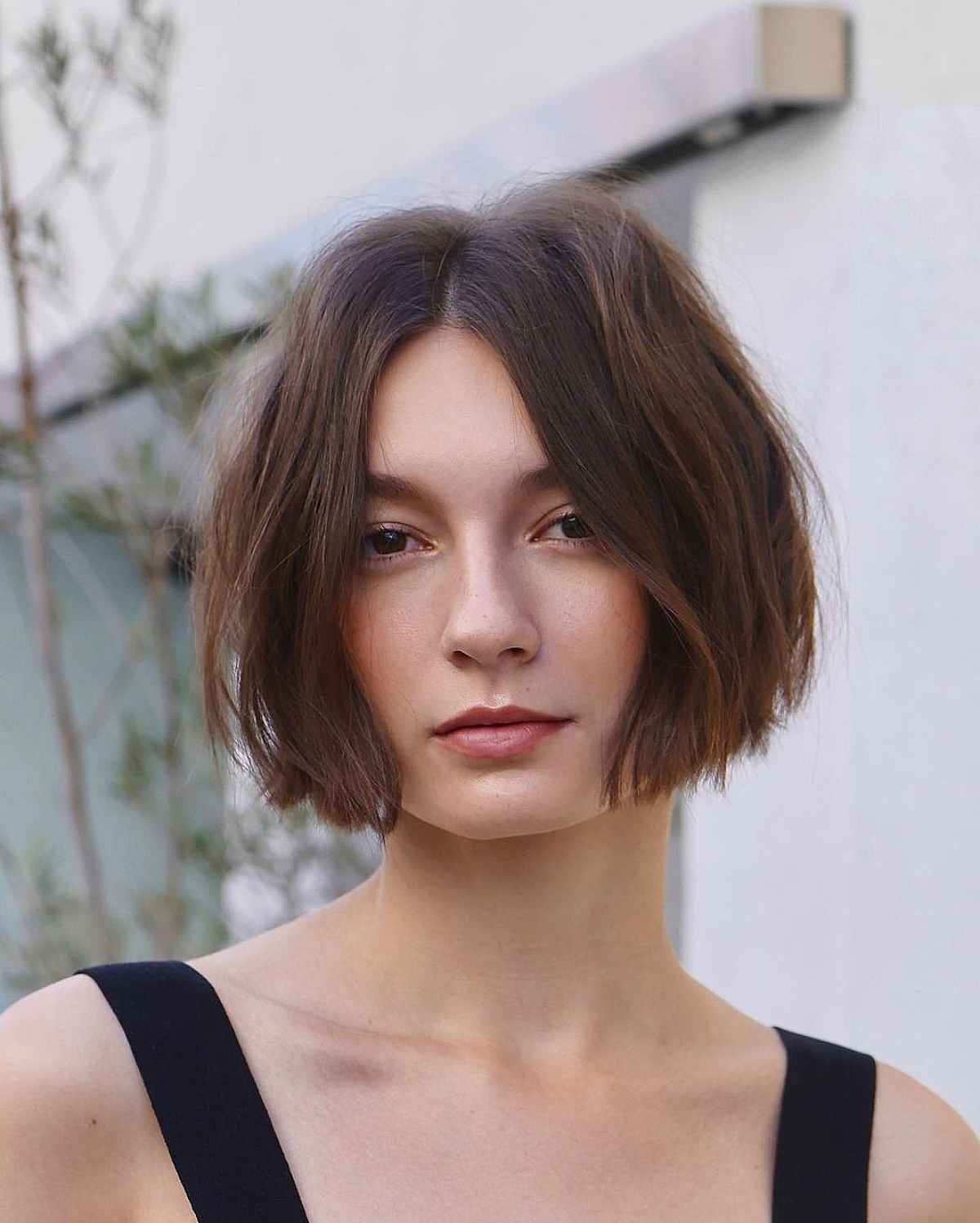 Chin-Length Blunt Bob:Stilarter, egnethed og ekspertråd 