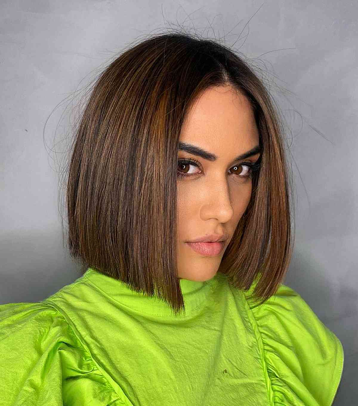 Chin-Length Blunt Bob:Stilarter, egnethed og ekspertråd 