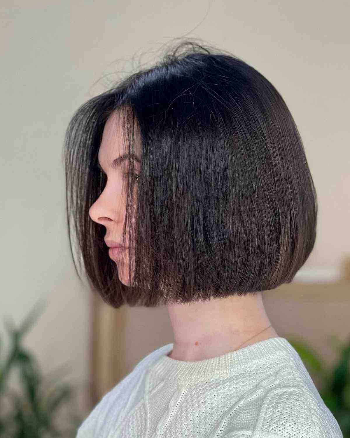 Chin-Length Blunt Bob:Stilarter, egnethed og ekspertråd 