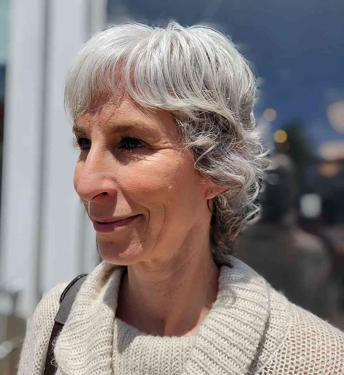 Coupes de cheveux modernes Pixie Shag pour les femmes de plus de 50 ans :styles et conseils
