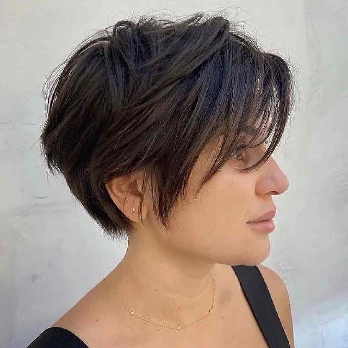 29 coupes de cheveux Bob élégantes jusqu’aux oreilles pour femmes – Tendances 2024