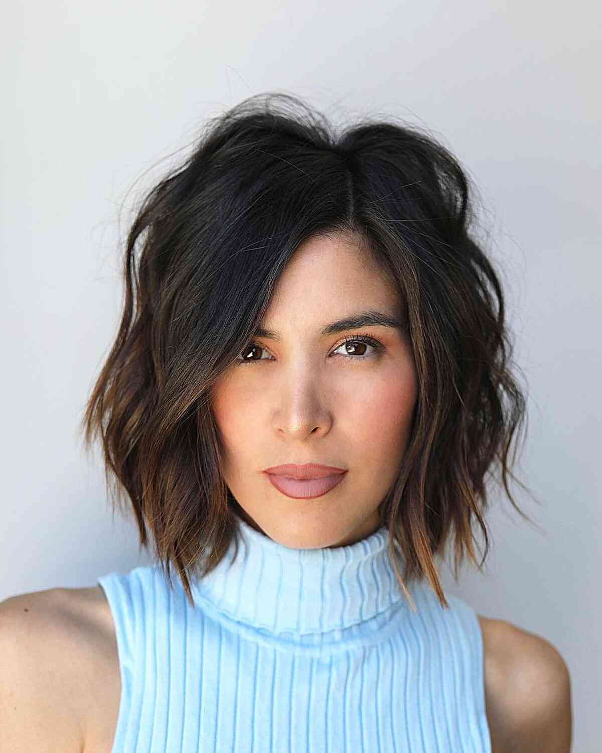 Os melhores cortes de cabelo acima dos ombros:estilos e dicas para o seu comprimento 