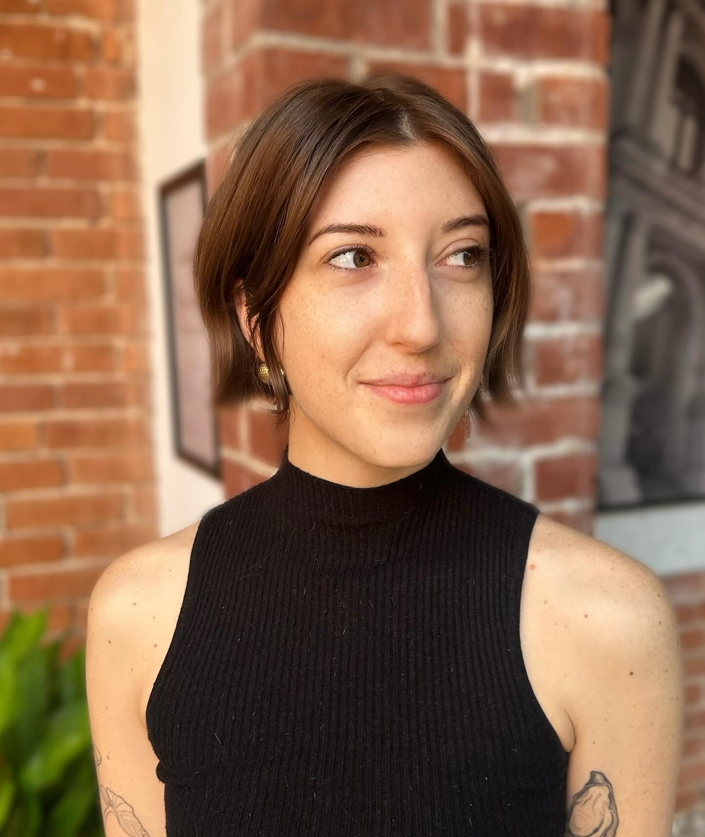 Coupes de cheveux jusqu aux oreilles :styles, conseils et guide de forme du visage | [Votre nom de marque] 