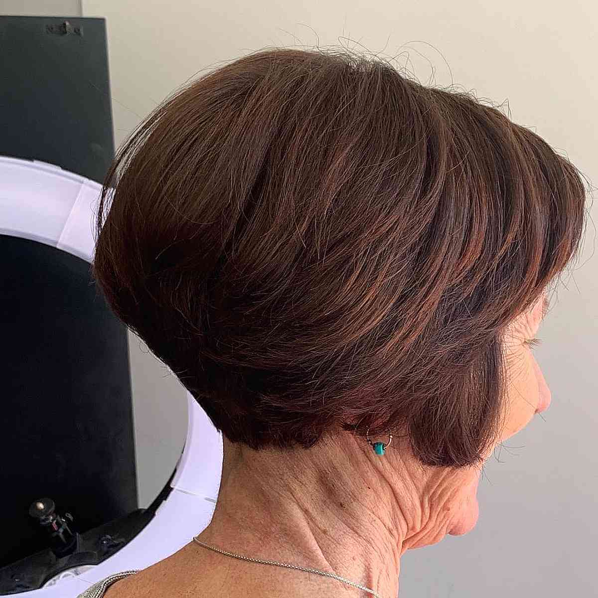 Coupes de cheveux jusqu aux oreilles :styles, conseils et guide de forme du visage | [Votre nom de marque] 