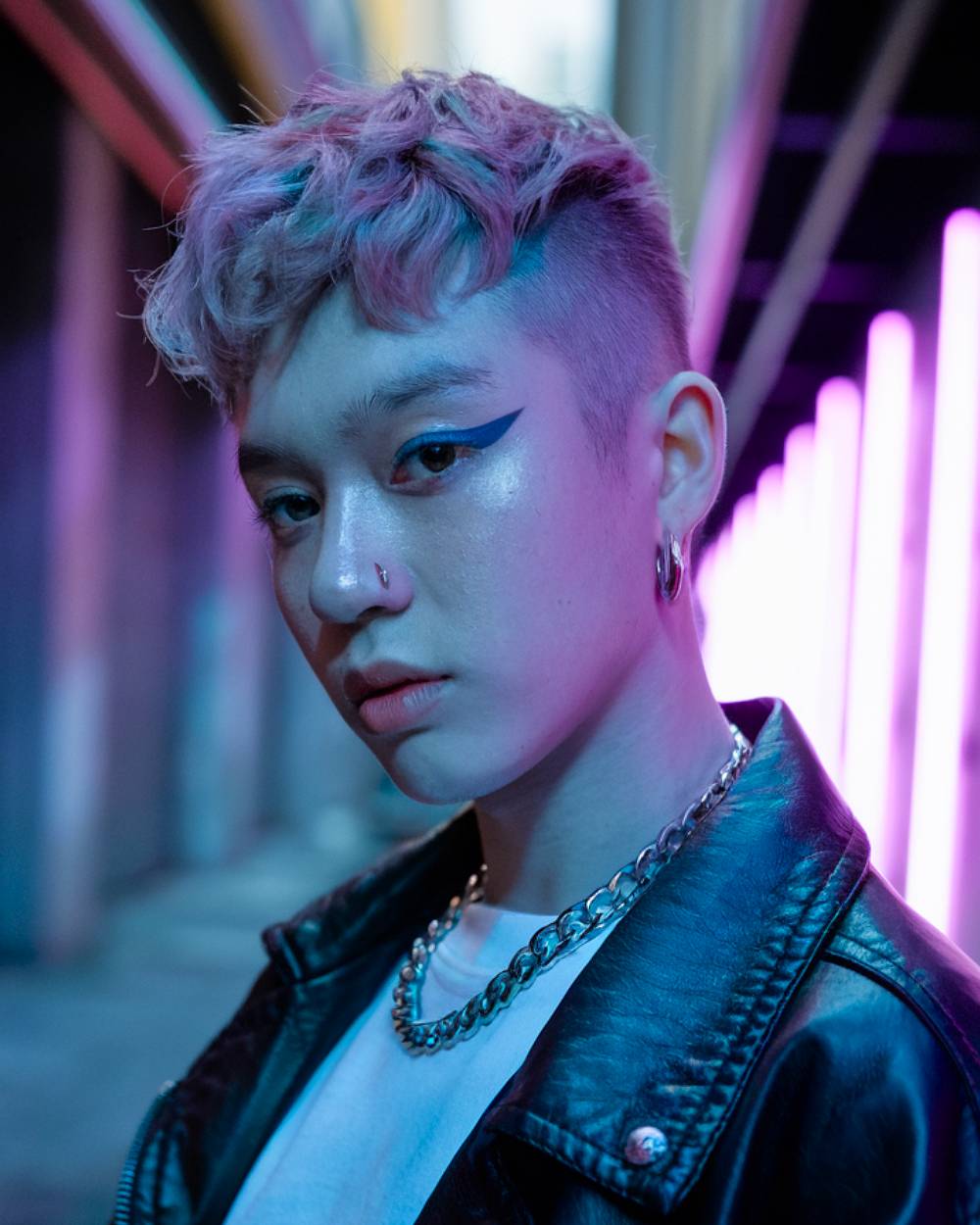 Coupes de cheveux Enby 2026 :styles et tendances non sexistes