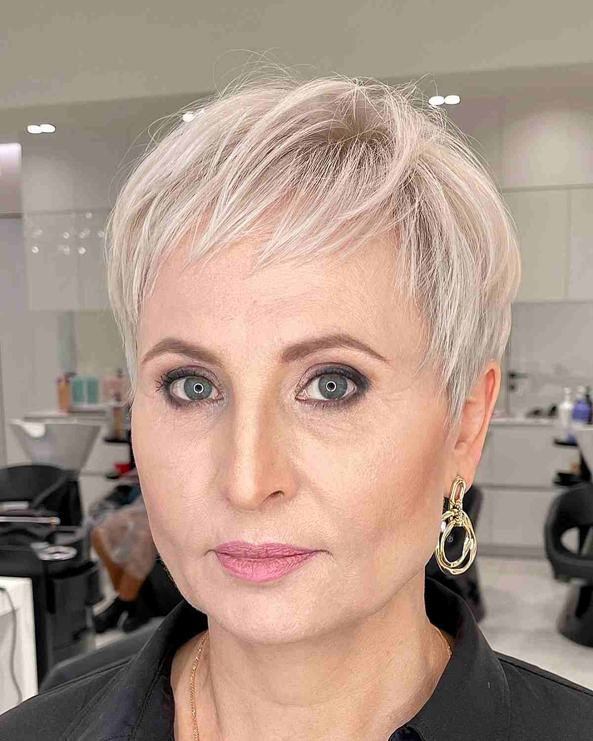 Os melhores cortes Pixie para cabelos ralos:estilos para mulheres com mais de 50 anos 