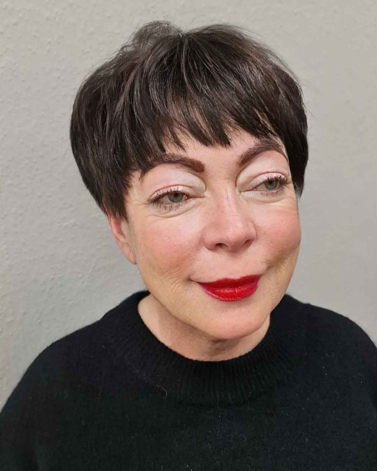 Os melhores cortes Pixie para cabelos ralos:estilos para mulheres com mais de 50 anos 