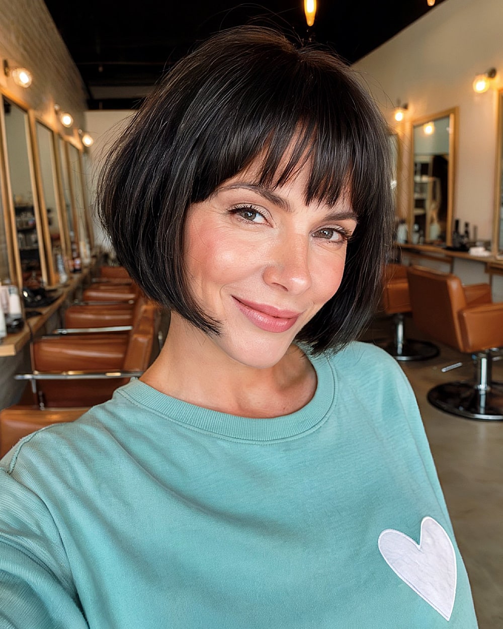 Cabelo preto curto com franja:22 looks estilosos para 2026 