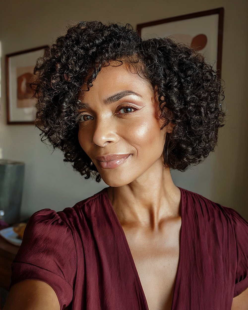 Meilleures coiffures courtes pour les visages en forme de cœur | Tendances 2026