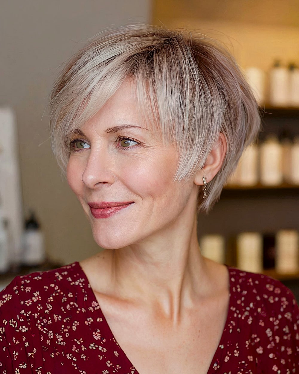 Os melhores cortes de cabelo Pixie Bob para cabelos finos:volume e estilo | [Ano] 