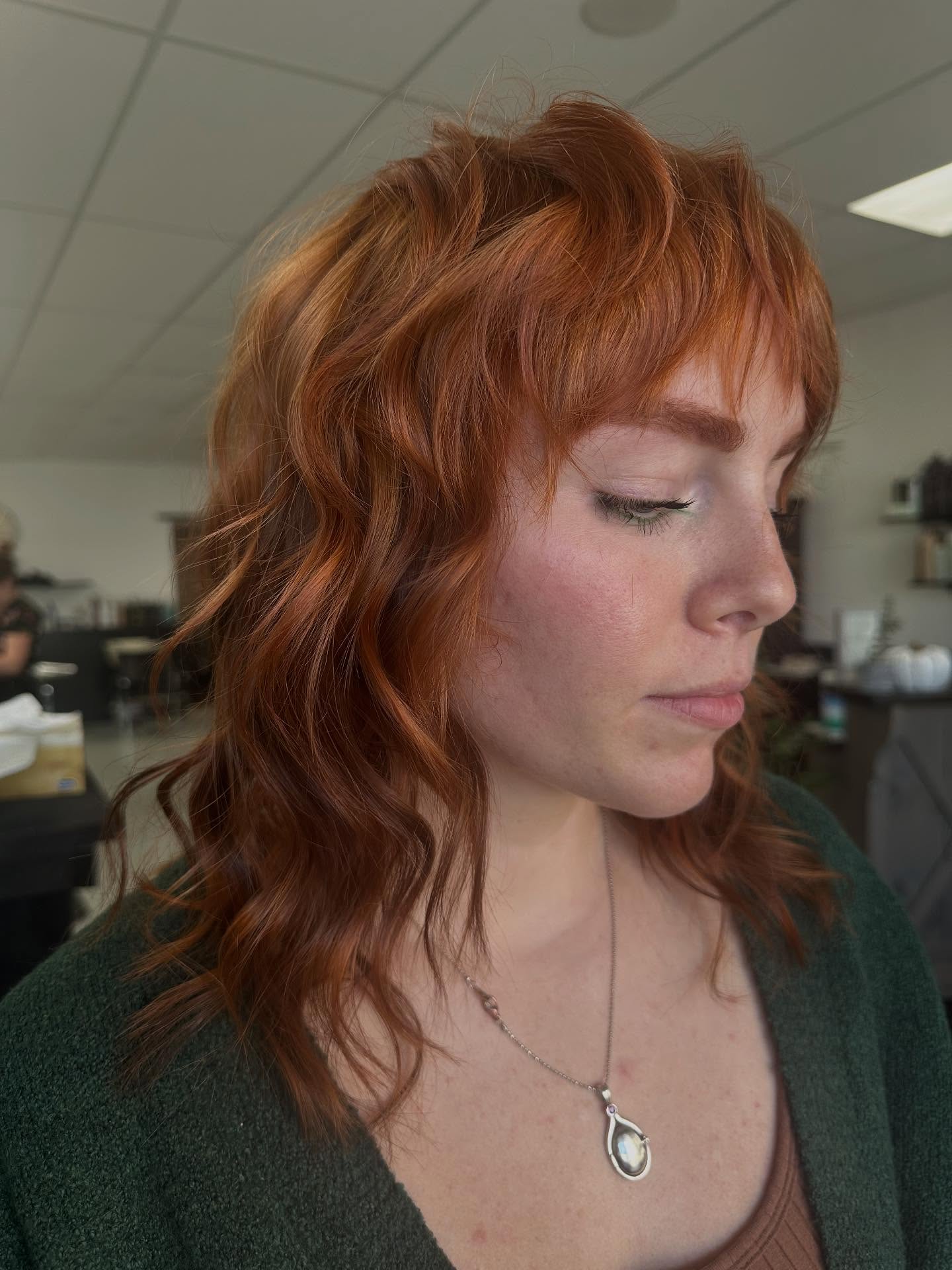 Soft Shag Haircuts til mellemlangt hår:Stilarter og lag