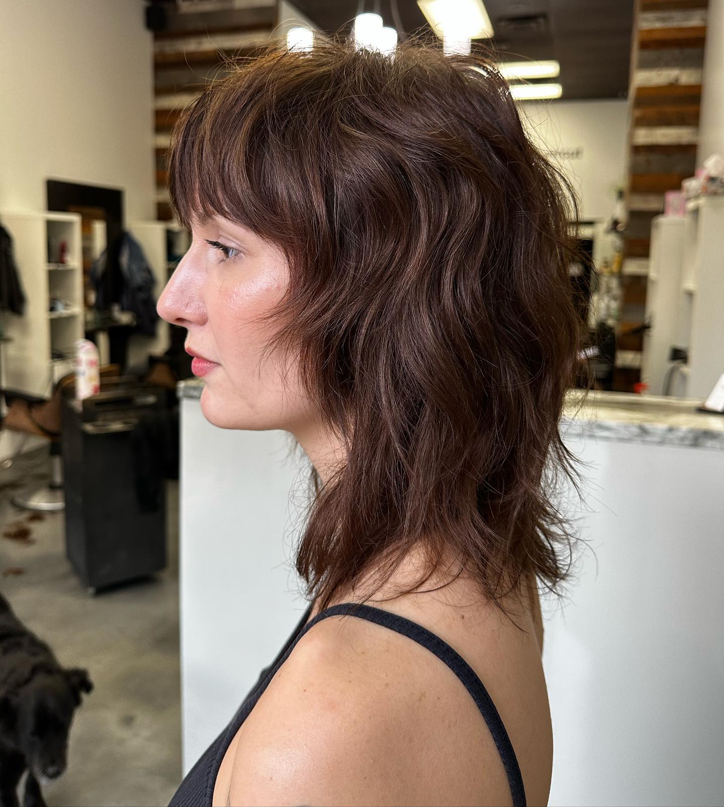 Cortes de cabelo desgrenhados na altura dos ombros:25 estilos impressionantes para 2026 