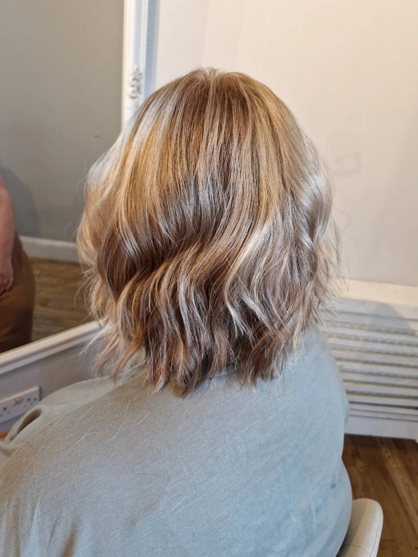 Cortes de cabelo desgrenhados na altura dos ombros:25 estilos impressionantes para 2026 