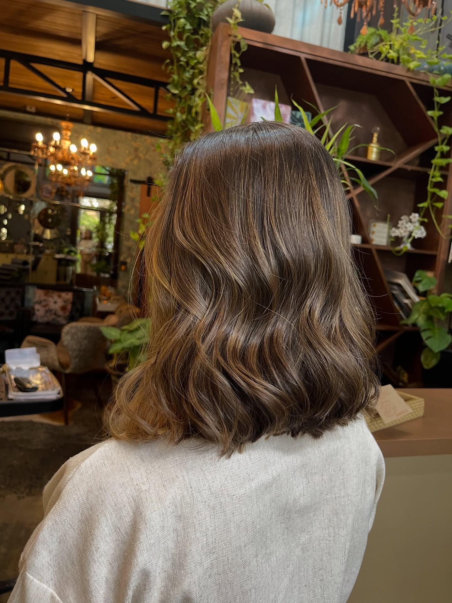 Cortes de cabelo desgrenhados na altura dos ombros:25 estilos impressionantes para 2026 