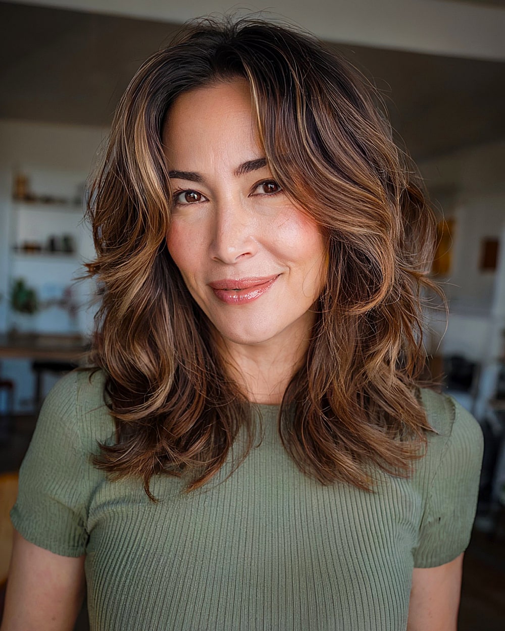 Meilleures coiffures pour cheveux mi-longs dans la quarantaine | Guide de style expert