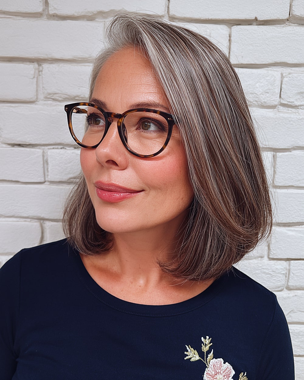 Meilleures coiffures pour cheveux mi-longs dans la quarantaine | Guide de style expert