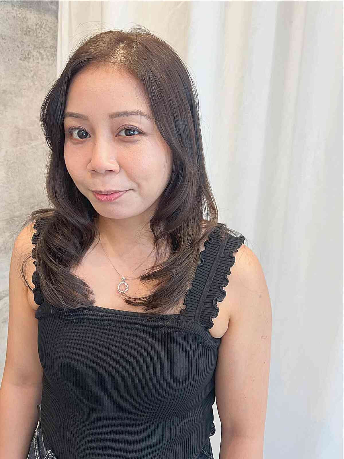 Meilleures coupes de cheveux moyennes pour cheveux fins :guide de style 2026 