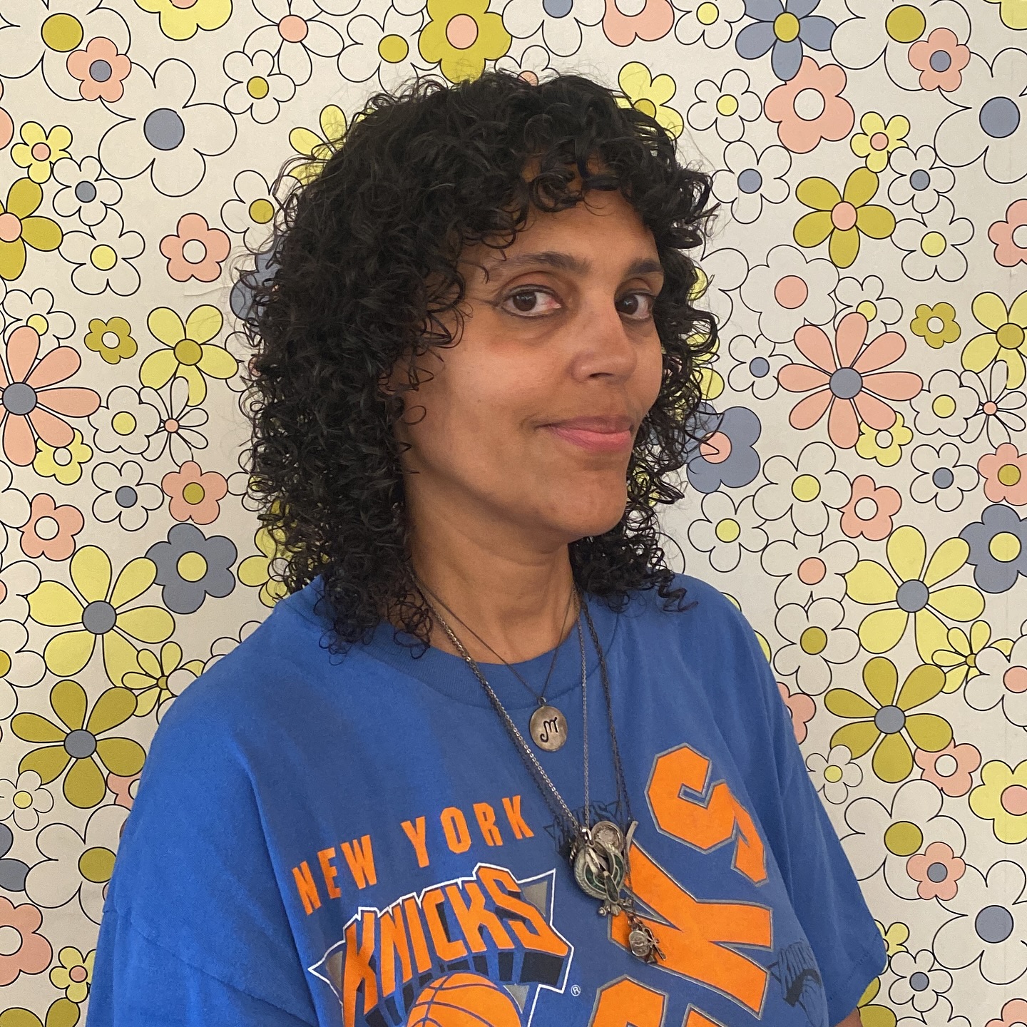 Curly Shag-kapsels voor gemiddelde lengte:trends en stylingtips voor 2026