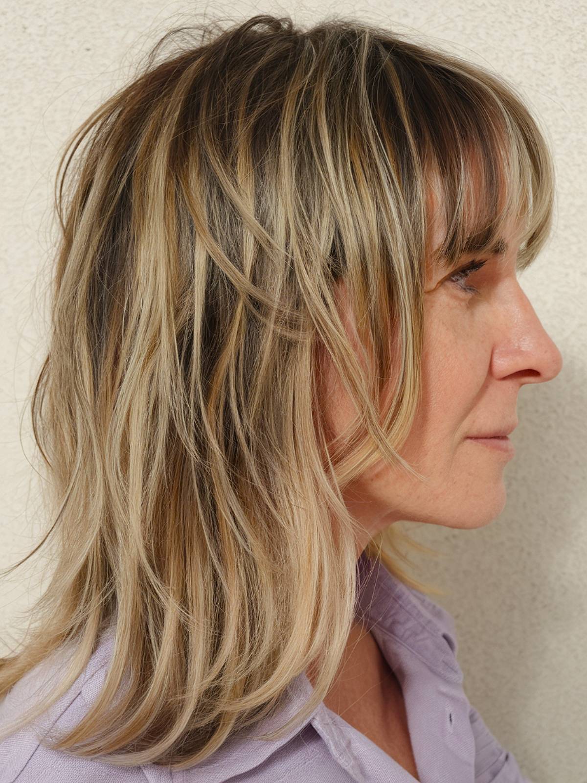 Melhores cortes de cabelo médios e desgrenhados para mulheres com mais de 40 anos em 2026 | Guia especializado 