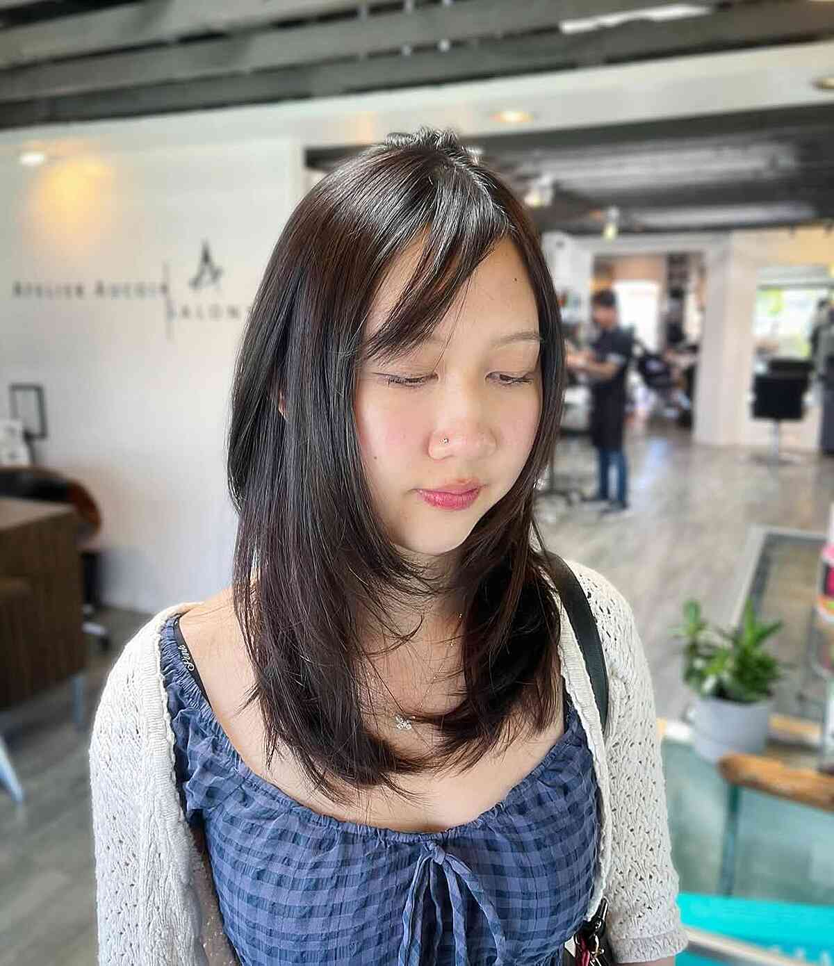 Tendances des coupes de cheveux en couches de longueur moyenne pour 2026 | Styles de cheveux et conseils