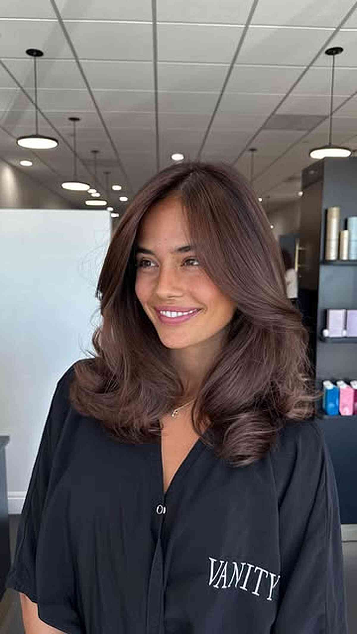 Tendances des coupes de cheveux en couches de longueur moyenne pour 2026 | Styles de cheveux et conseils