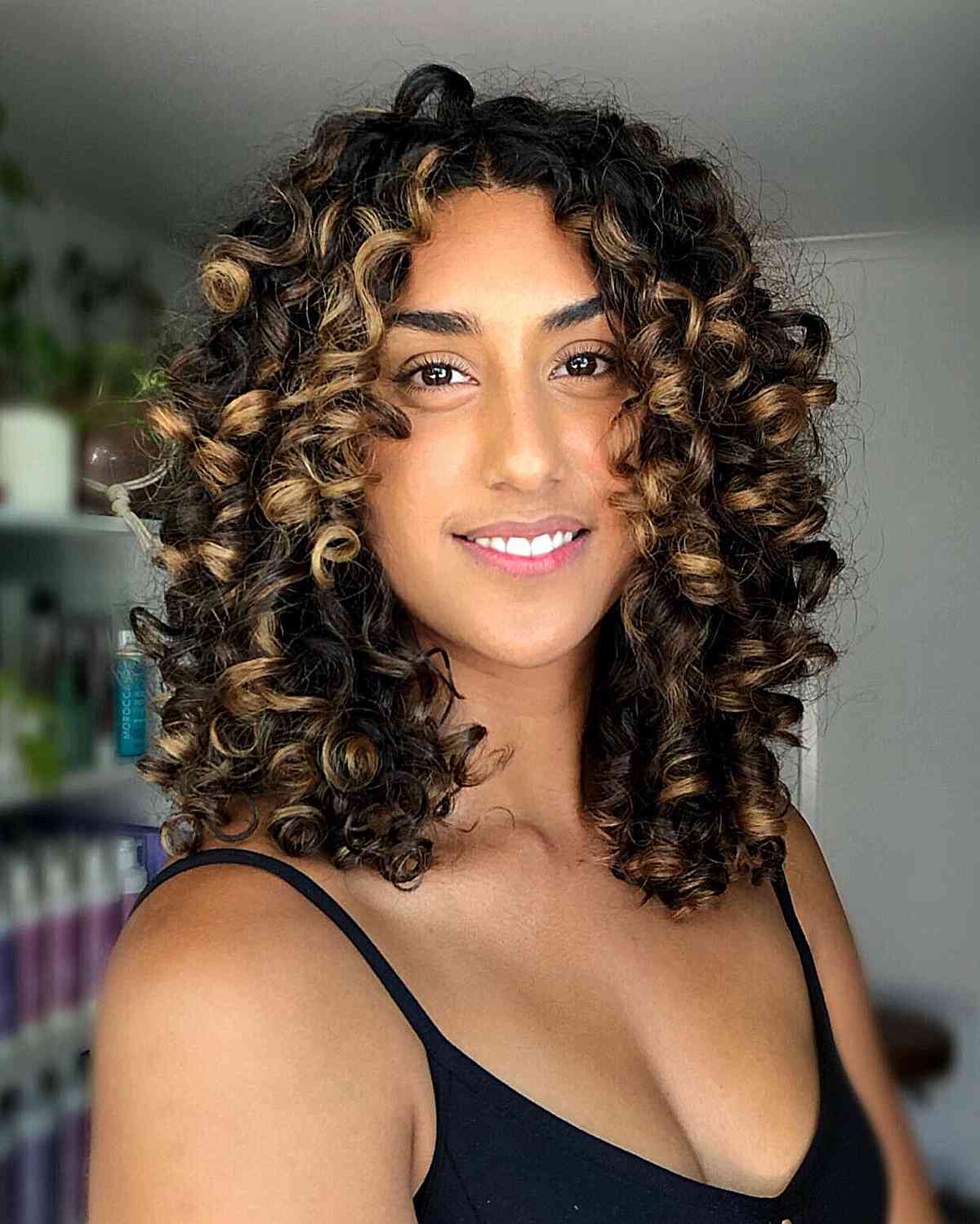 Balayage para cabelos médios:27 dicas de especialistas e guias de sombras 