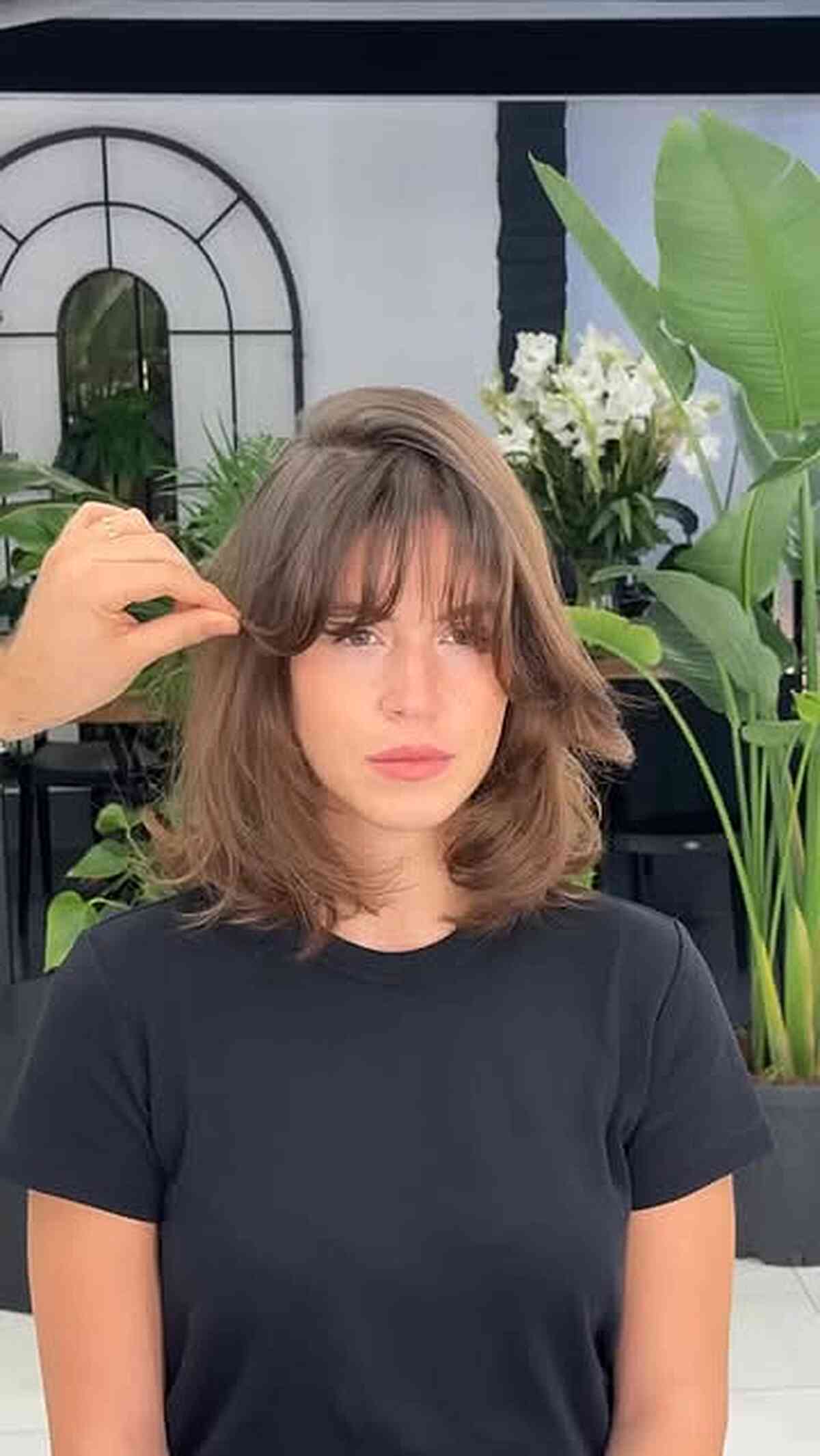 Estilos de cabelo de comprimento médio:50 looks em alta para 2026 
