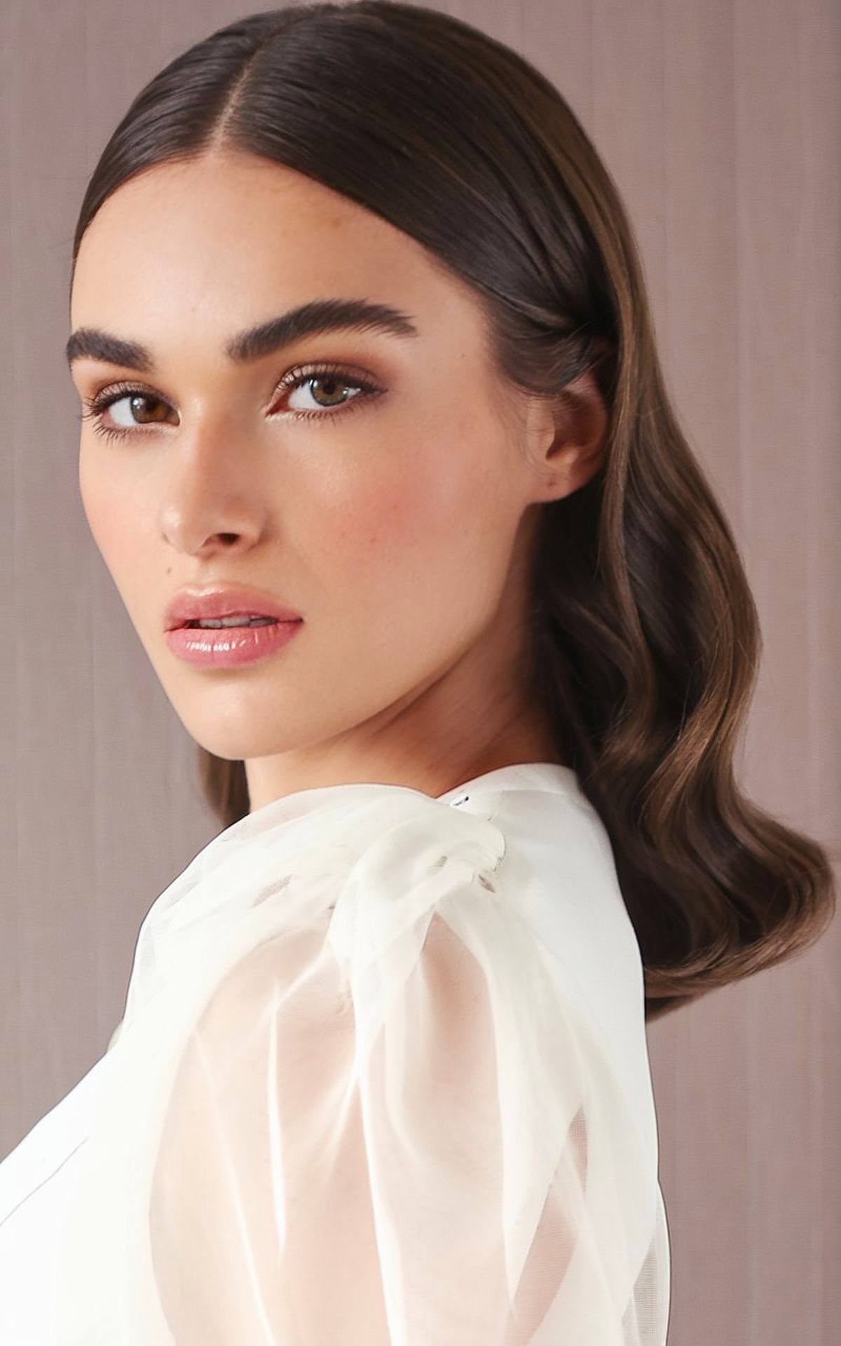Estilos de cabelo de comprimento médio:50 looks em alta para 2026 
