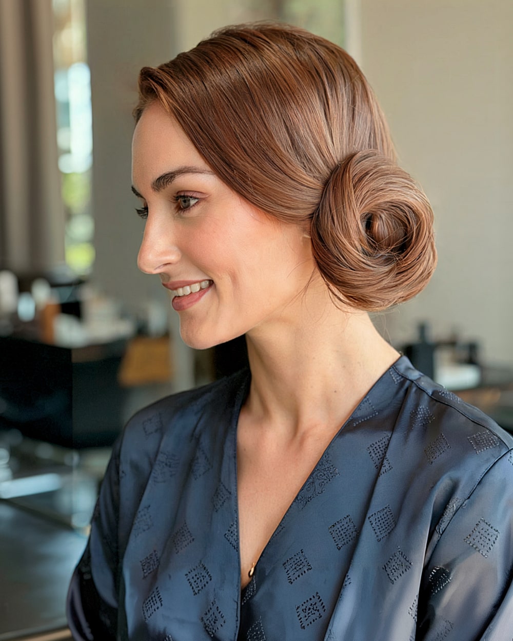 Penteados elegantes de comprimento médio para eventos formais | Tendências para 2026 