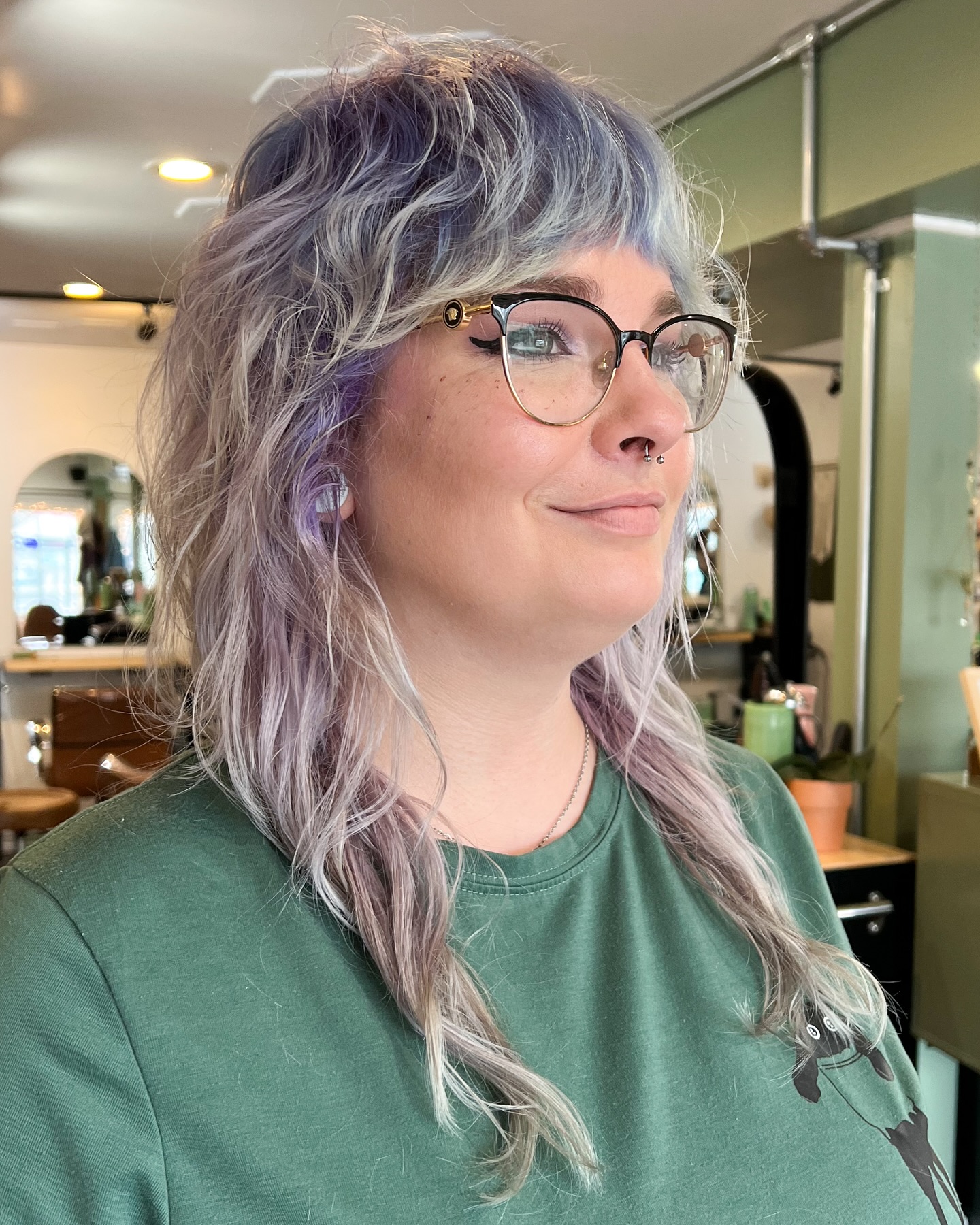 Coiffures Choppy Shag pour cheveux moyens :tendances et style (2026)
