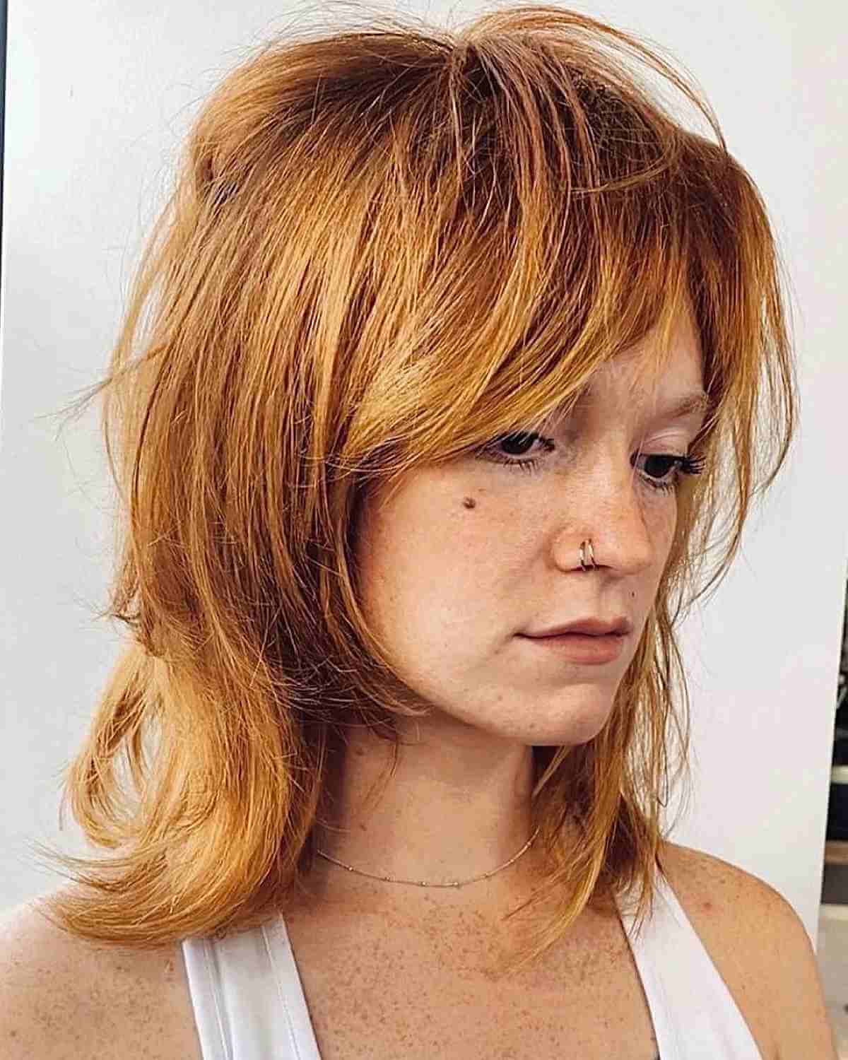 Coupe loup pour cheveux mi-longs :styles, avantages et fonctionnement